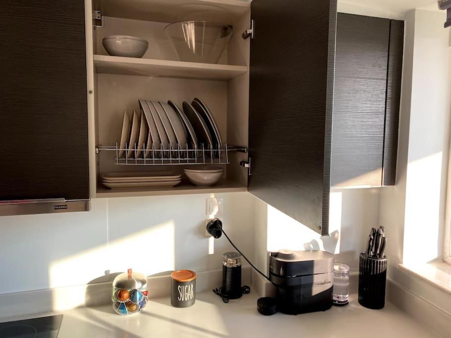 Spacious And Sunkissed 3Br & 2 Bathrooms Apartment Athens Ngoại thất bức ảnh