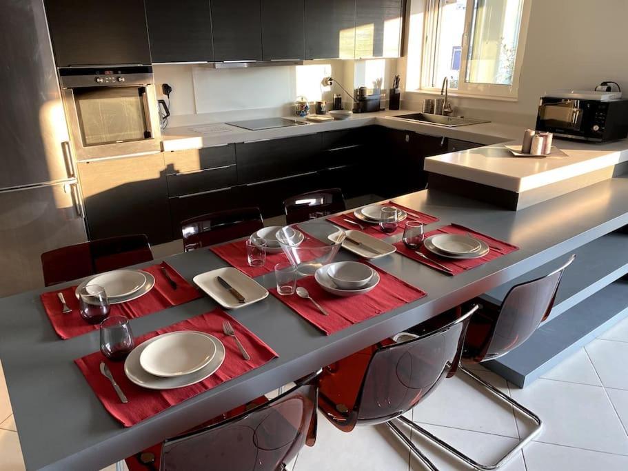 Spacious And Sunkissed 3Br & 2 Bathrooms Apartment Athens Ngoại thất bức ảnh